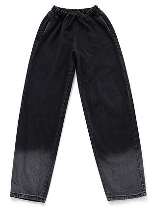 Стильні чорні джинси-джогери бренду altons jeans.
​розмір: 15 / 170
​100% бавовна
​туреччина
​пояс на гумці зі шнурком,з накладними кишенями з боків