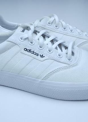 Чоловічі кросівки adidas 45