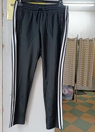 Культові спортивні штани adidas originals adibreak