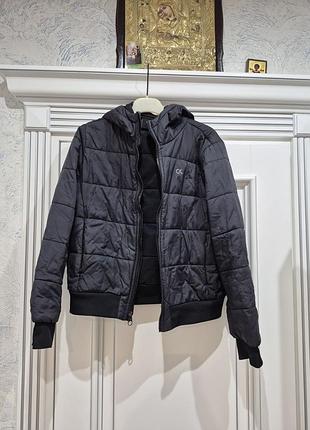 Стильная куртка с капюшоном calvin klein