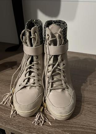 Ботильони guess 2