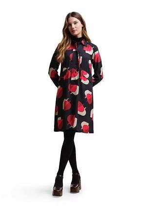 Сукня-сорочка зі спільної колекції regatta x orla kiely