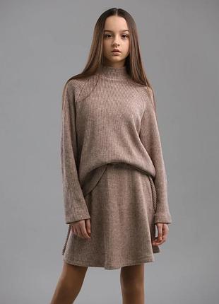 Костюм для девочки,юбка +свитер 152
