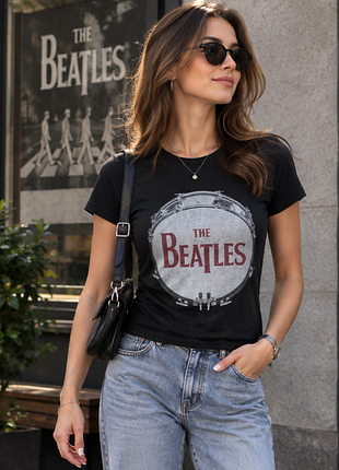 Шикарная хлопковая футболка чёрного цвета с ярким качественным принтом the beatles