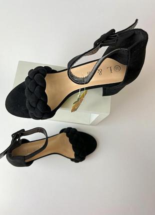 Женские туфли love 6