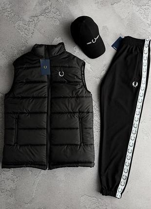 Мужской спортивный костюм fred perry черный комплект фред перри жилетка штаны кепка весенний осенний l (b)