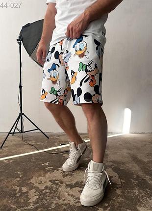 Білі чоловічі стильні трикотажні шорти з модним мультяшним принтом