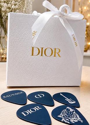 Колекція синіх медіаторів для гітари dior з символікою бренду та лінійки sauvage💙
