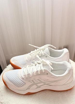Жіночі кросівки asics