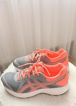 Жіночі кросівки asics