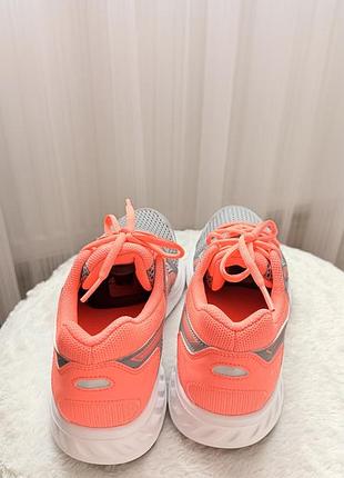 Жіночі кросівки asics 3