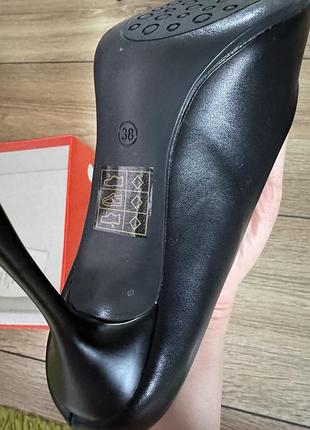 Продам чорні туфлі 38 р 4