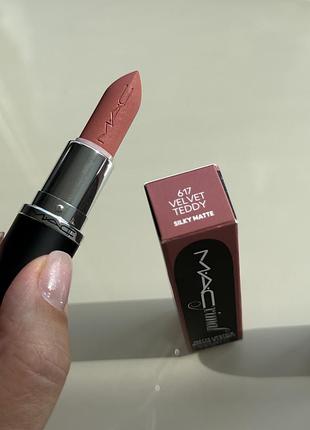 Розкішна помада мас velvet teddy 3