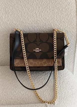 Сумка coach mini klare crossbody in signature canvas коричнево-бежевый е