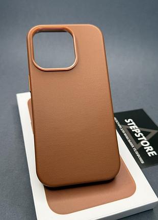 Чехол leather case для iphone 14 pro с magsafe без лoго под кожу с закрытым низом с микрофиброй коричневый