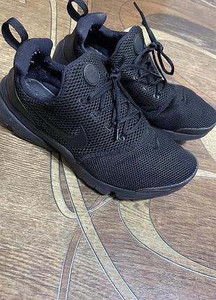 Кросівки nike,оригінал,чорні,розмір 38,5-24 см.устілка.