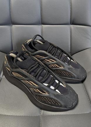 Adidas yeezy boost 700 v3