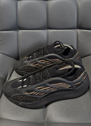 Adidas yeezy boost 700 v3 4