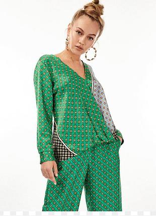 Красивая, женская блузка интересной расцветки от river island.