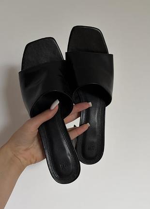 Мюлі бренду h&m