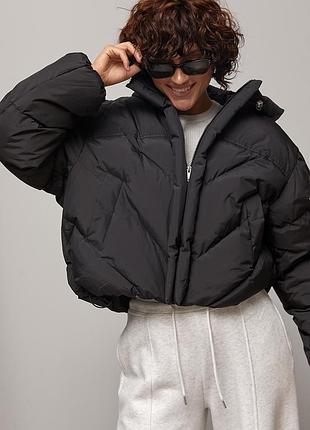 Коротка куртка oversize з капюшоном