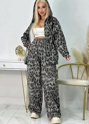 Розпродаж костюм корея m,l,xl