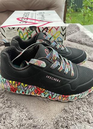 Кросівки для дівчинки skechers 314088l bkmt uno lite р.eur 35 чорний