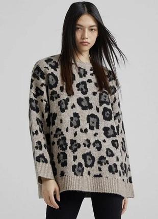 Теплий леопардовий светр bershka