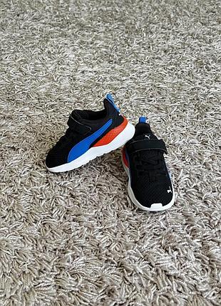 Легенькі кросівки puma 22 розміру