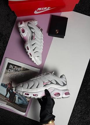 Женские кроссовки nike air max plus white metallic pink