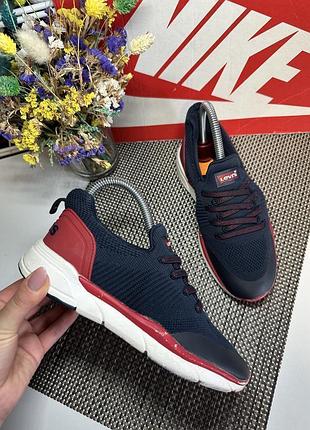 Оригинальные кроссовки levis