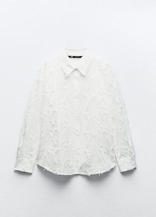 Біла сорочка з пірʼям zara