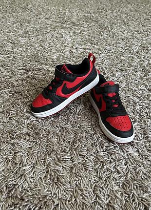 Стильні кросівки nike 30 розміру