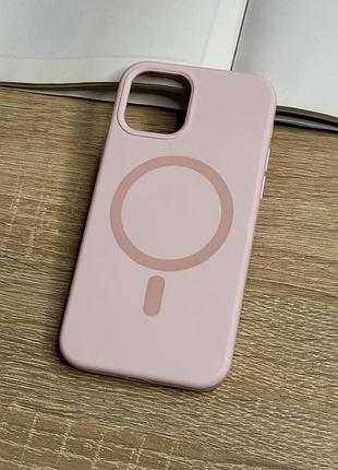 Силиконовый чехол на iphone 12 с magsafe, розовый матовый с мягкой подкладкой silicone case