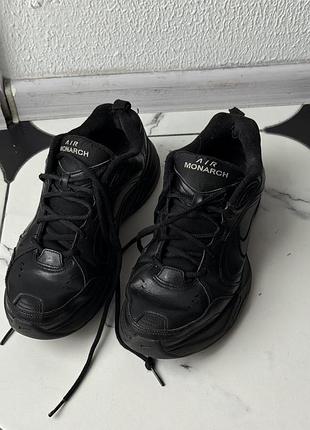 Nike air monarch