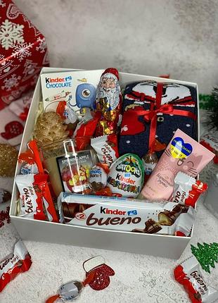 Жіночий гарний подарунковий бокс квадратний 20*20*10