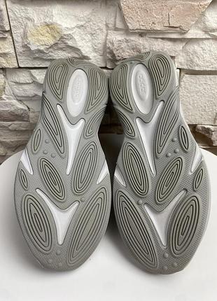 Оригінальні кросівки  adidas ozweego 5