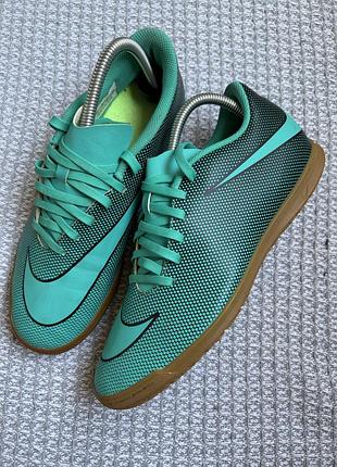 Футзалки  nike bravata 7