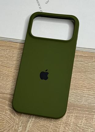 Силіконовий чохол на iphone 17 pro max, протиударний з мікрофіброю, темний зелений (army green)