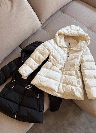 Куртка moncler з капюшоном і поясом світла та чорна