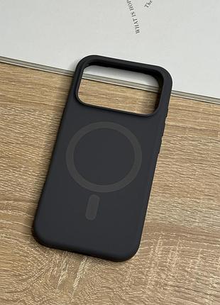 Силіконовий чохол на iphone 17 pro з magsafe, сірий матовий з м’якою підкладкою silicone case