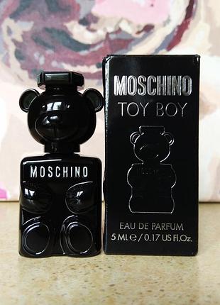 Moschino toy boy парфюмированная вода для мужчин 5 мл.