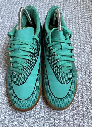 Футзалки  nike bravata 3