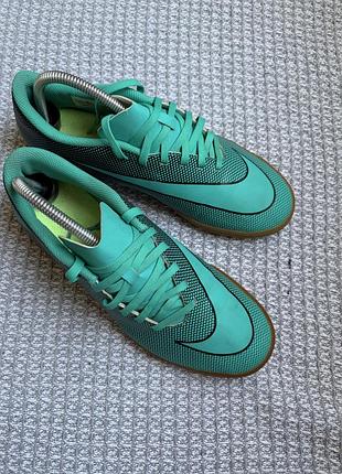 Футзалки  nike bravata