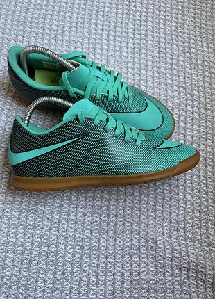 Футзалки  nike bravata 2