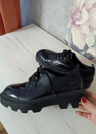 Туфлі дербі zara 38 розмір