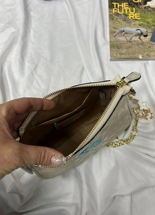 Sale coach 3