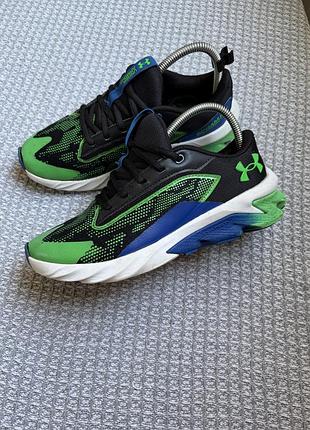 Кросівки under armour charged scramjet 4