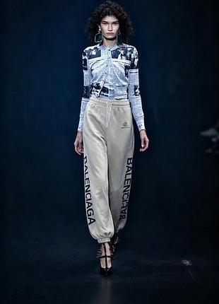 Когда мода выходит на улицу: джоггеры balenciaga