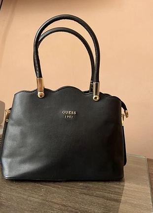 Стильна чорна сумка guess 1981 2